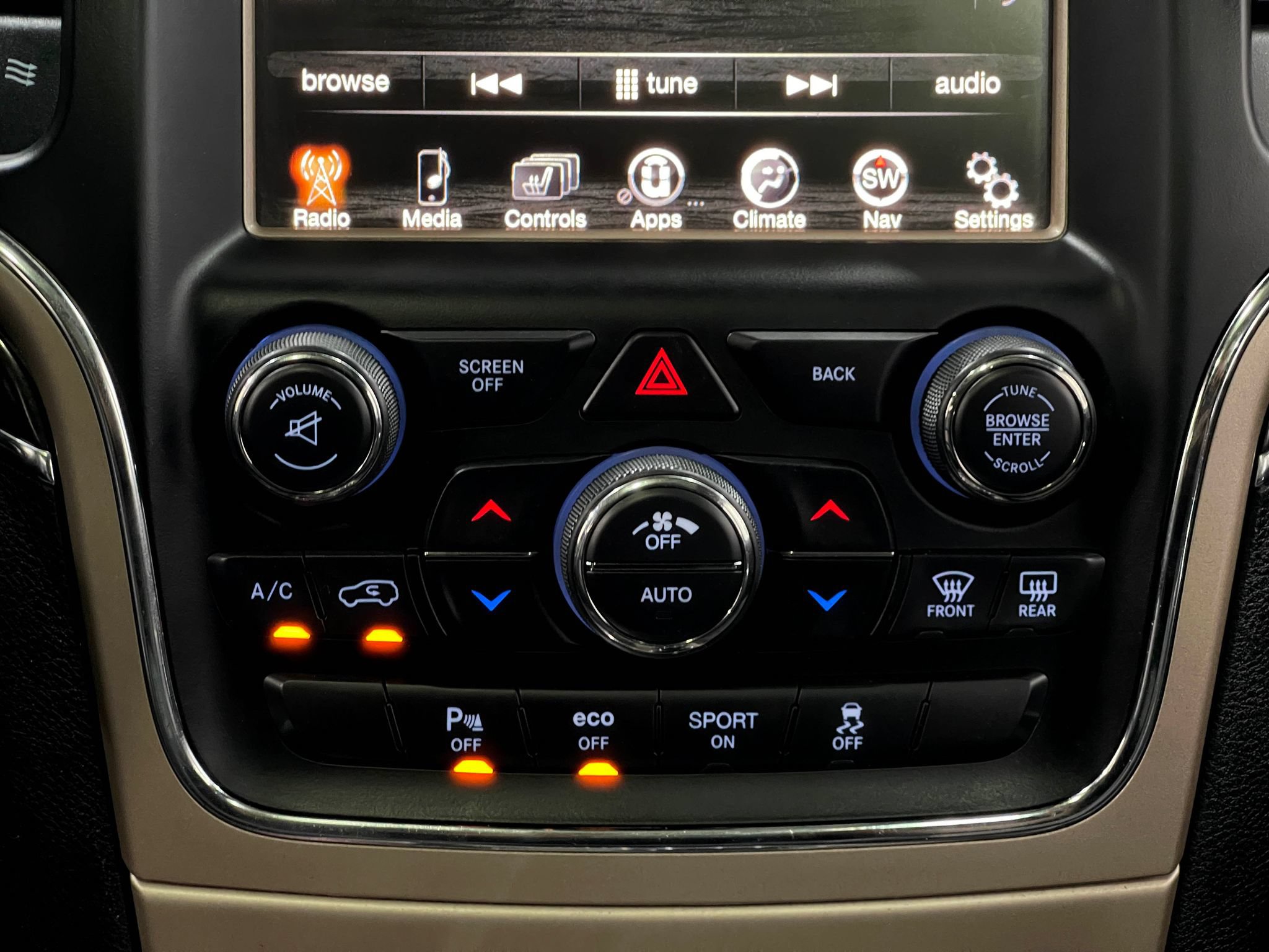 Used 2017 Jeep Grand Cherokee Overland AWD/4WD image 24
