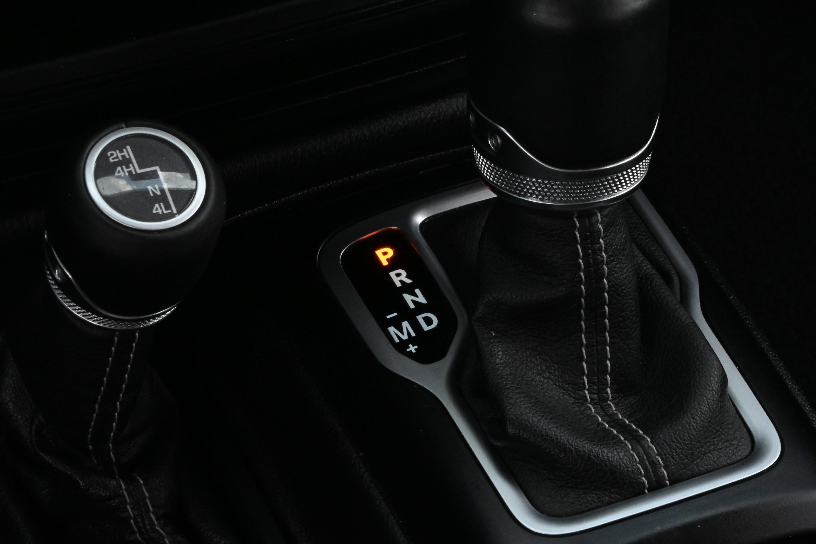 Used 2018 Jeep Wrangler Unlimited Sahara AWD/4WD image 24