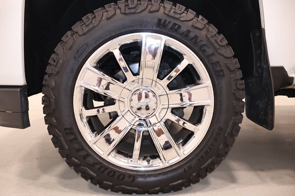 Used 2018 Chevrolet Silverado 1500 High Country AWD/4WD image 41