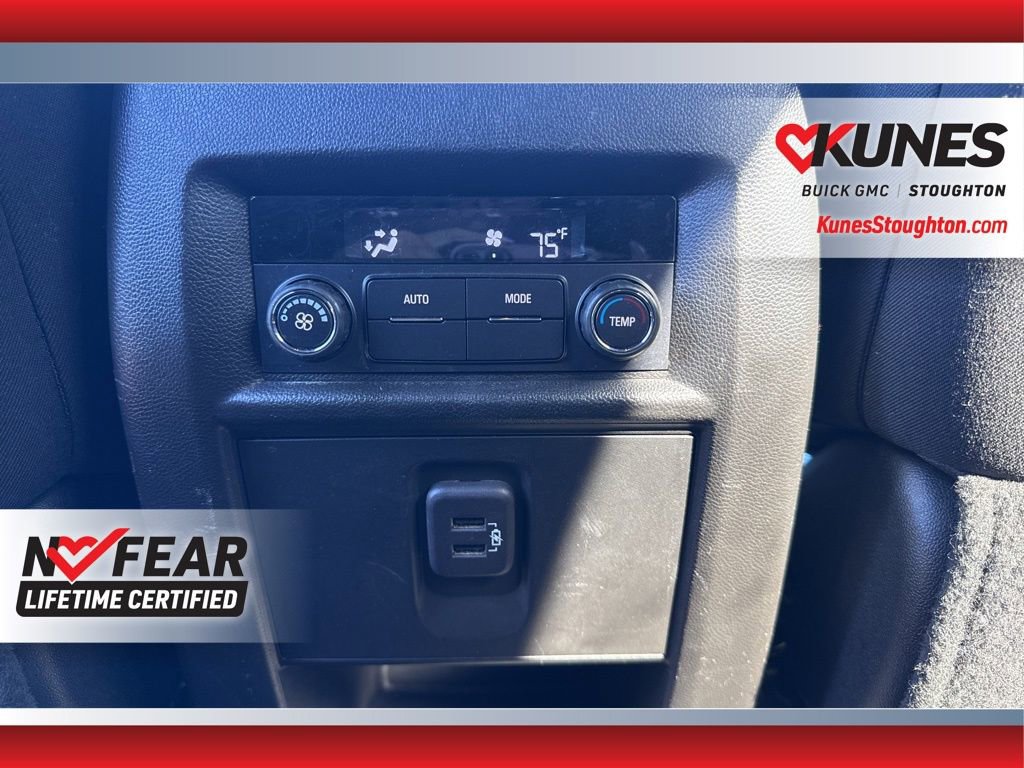 Used 2023 Chevrolet Traverse LT w/ LPO, Floor Liner Package image 40