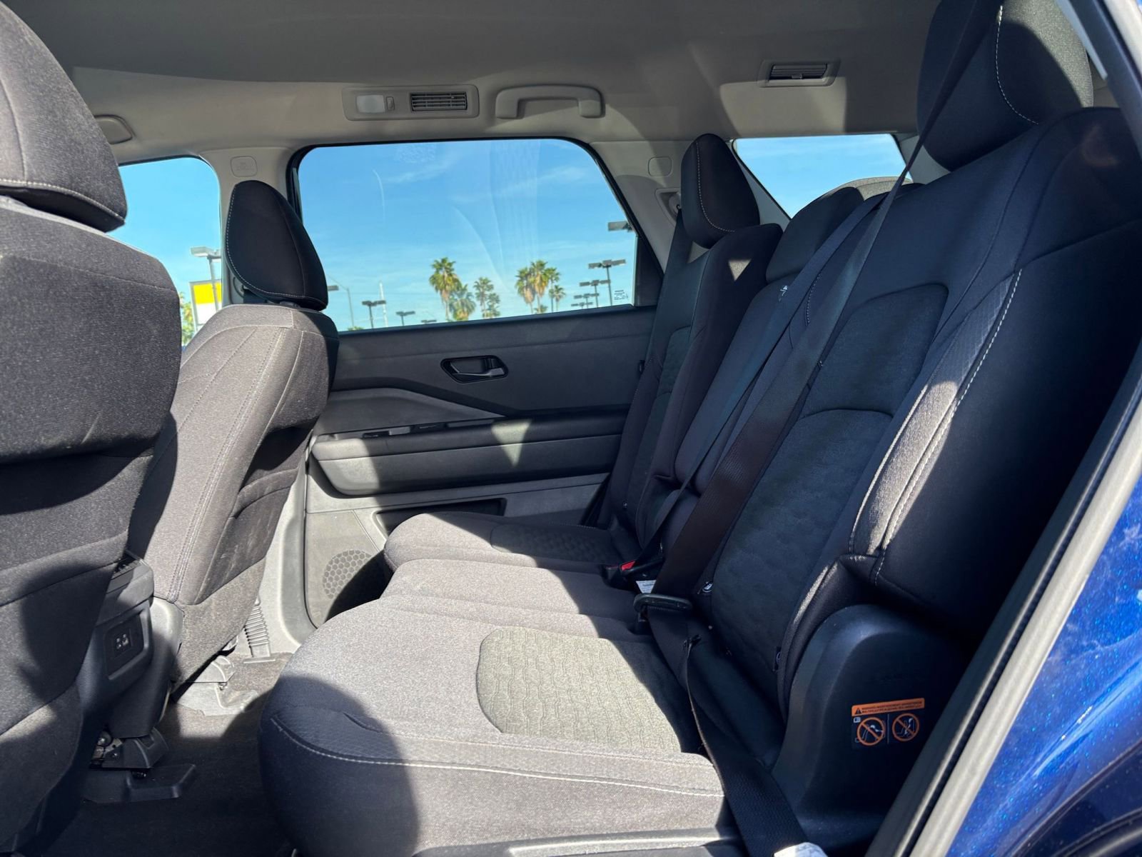 Used 2025 Nissan Pathfinder SV FWD image 28