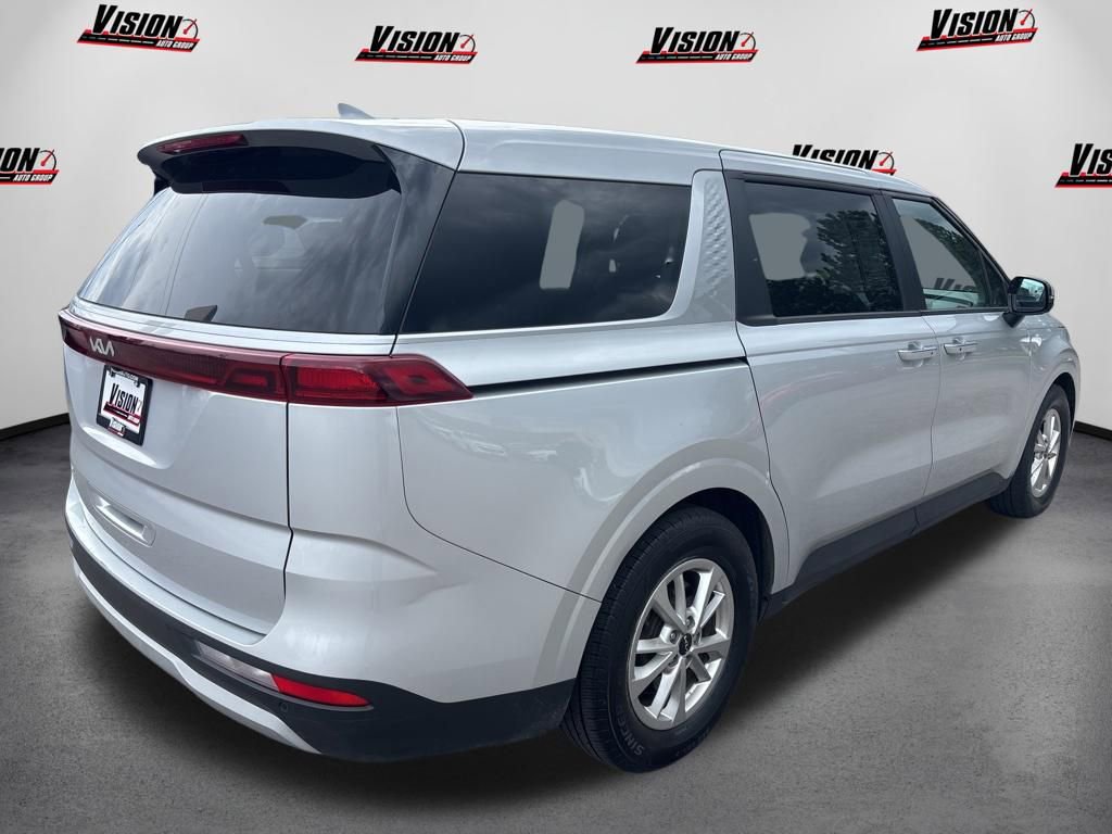 Used 2023 Kia Carnival LX FWD image 5