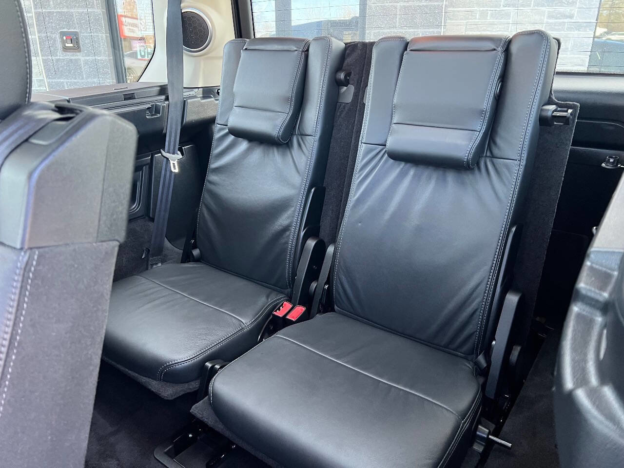 Used 2014 Land Rover LR4 HSE LUX image 25