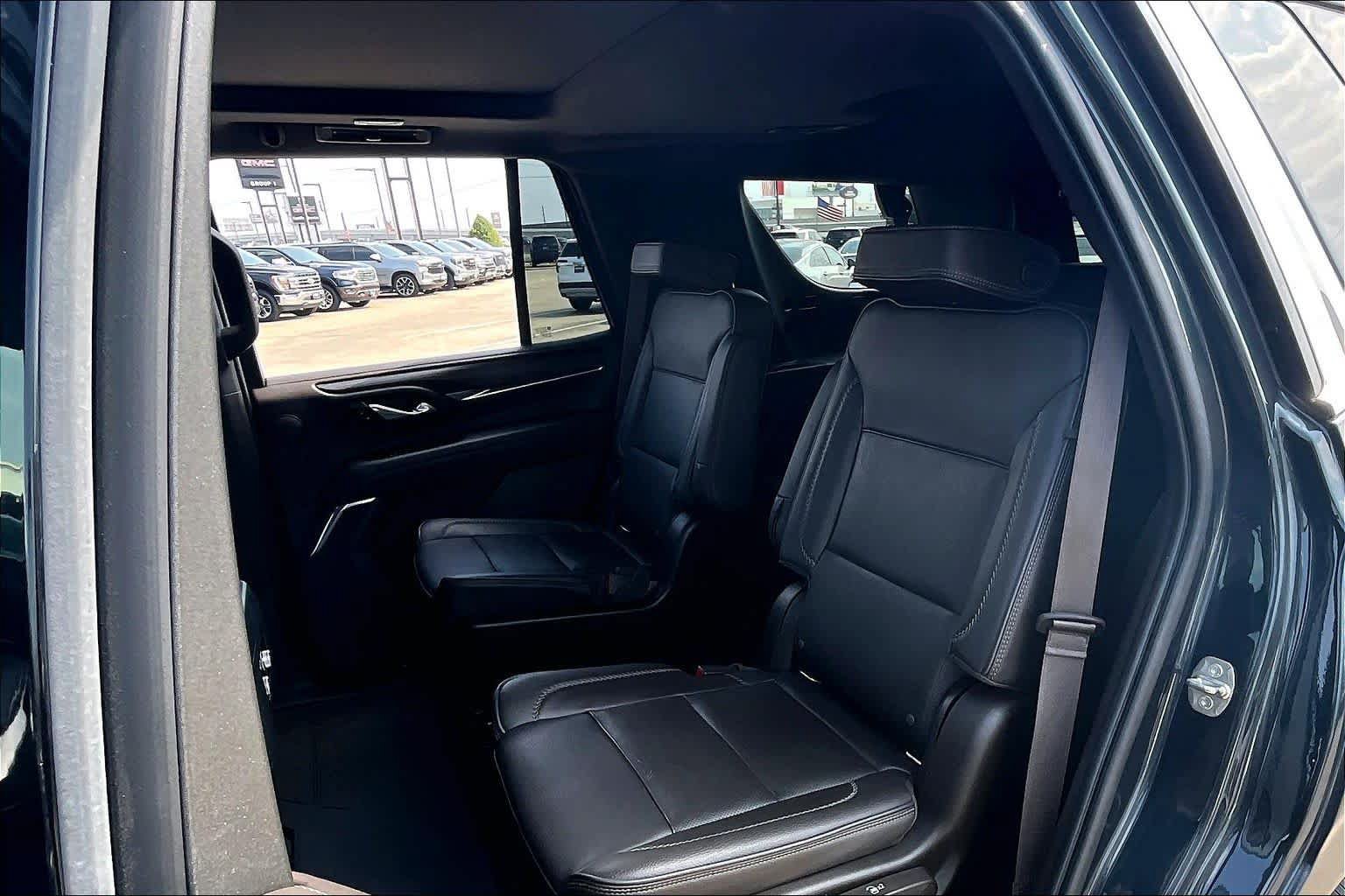 Used 2021 GMC Yukon Denali w/ Denali Premium Package AWD/4WD image 59