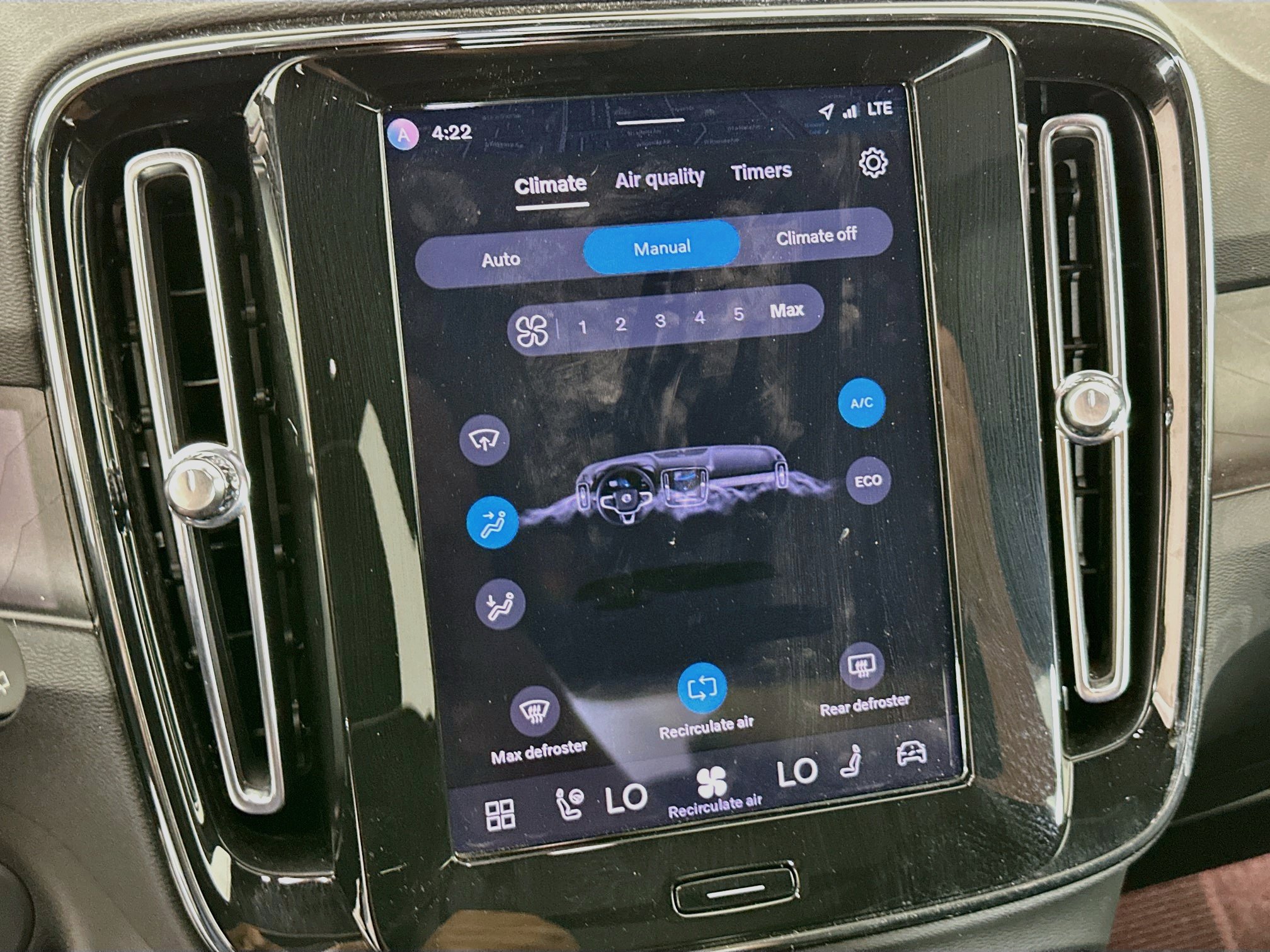 Used 2024 Volvo XC40 Recharge Plus w/ Protection Package Premier RWD image 23