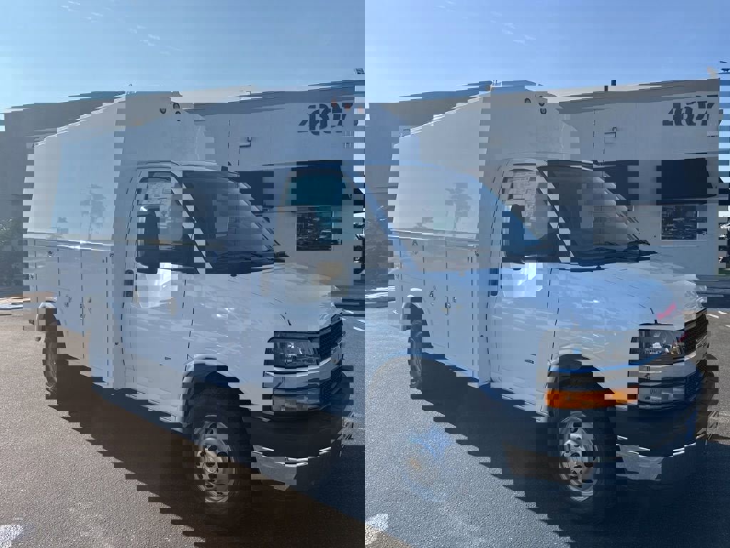 New 2025 Chevrolet Express 3500 w/ Power Convenience Package image 2