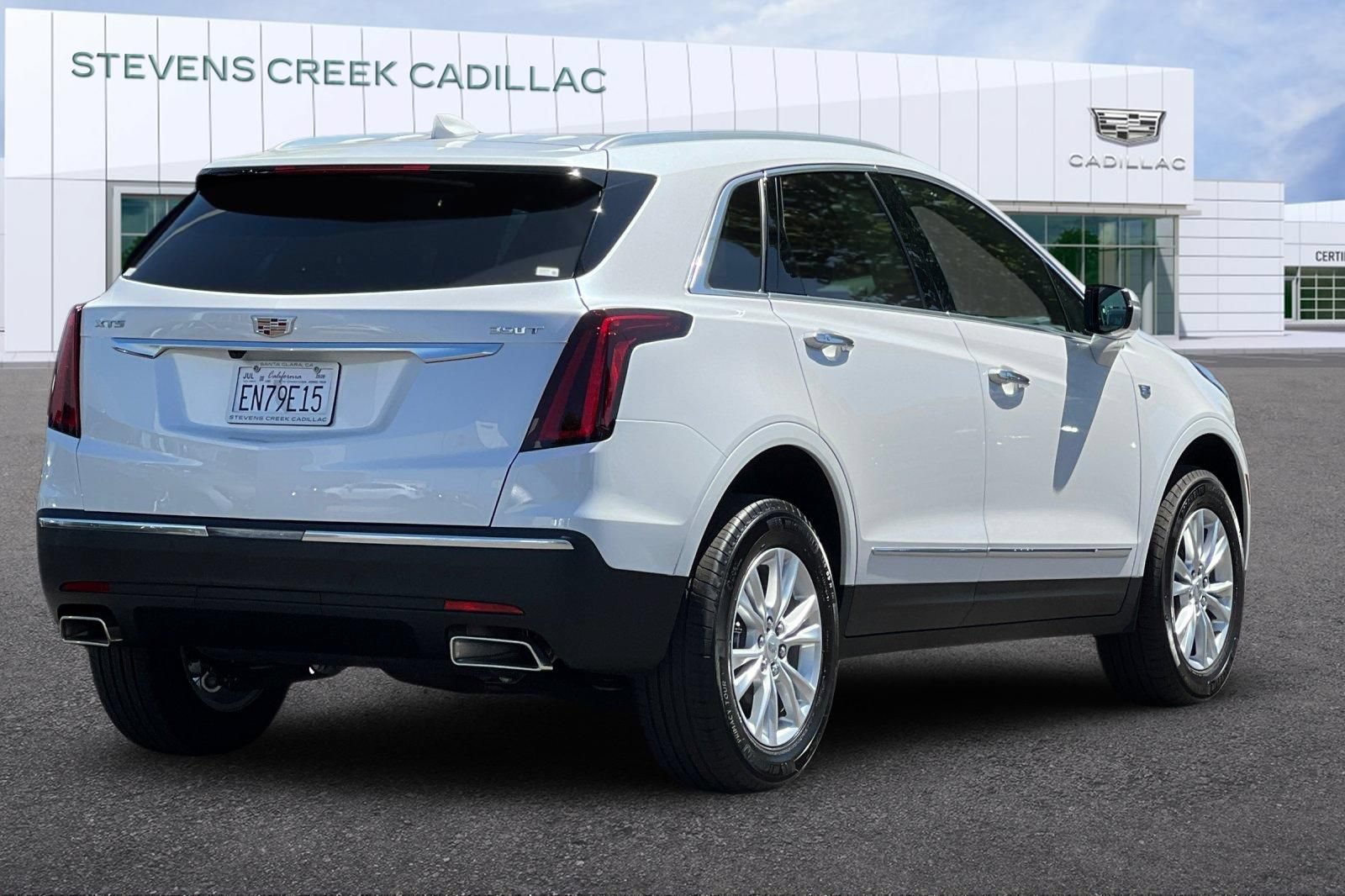 Used 2026 Cadillac XT5 Luxury w/ LPO, Floor Liner Package FWD image 3