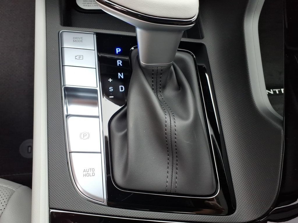 New 2026 Hyundai Elantra Limited FWD image 21