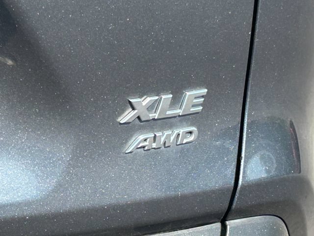 Used 2021 Toyota RAV4 XLE AWD/4WD image 5