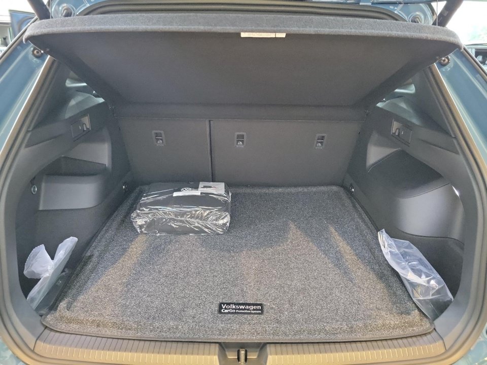 New 2026 Volkswagen Tiguan SE R-Line AWD/4WD image 15