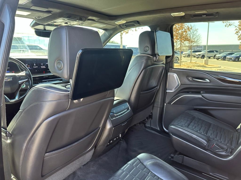 Used 2023 Cadillac Escalade ESV Premium Luxury Platinum image 18