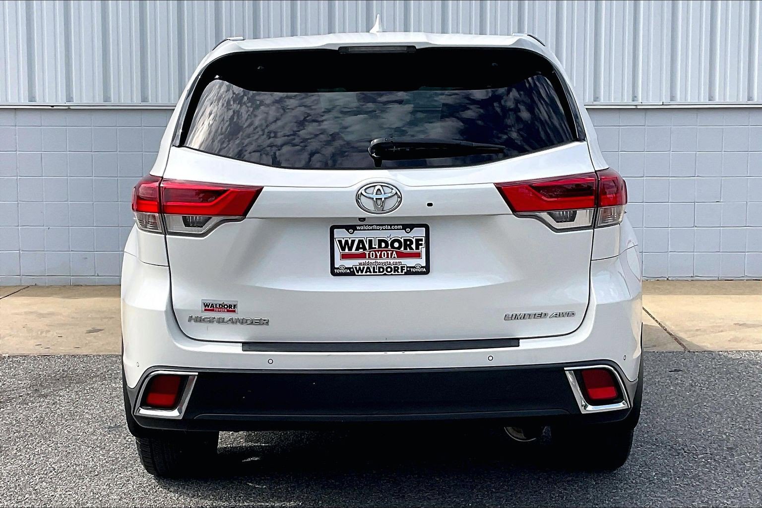 Used 2018 Toyota Highlander Limited Platinum AWD/4WD image 5