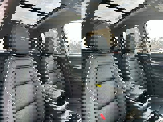 New 2026 GMC Terrain Denali w/ LPO, Black Badging Package image 8