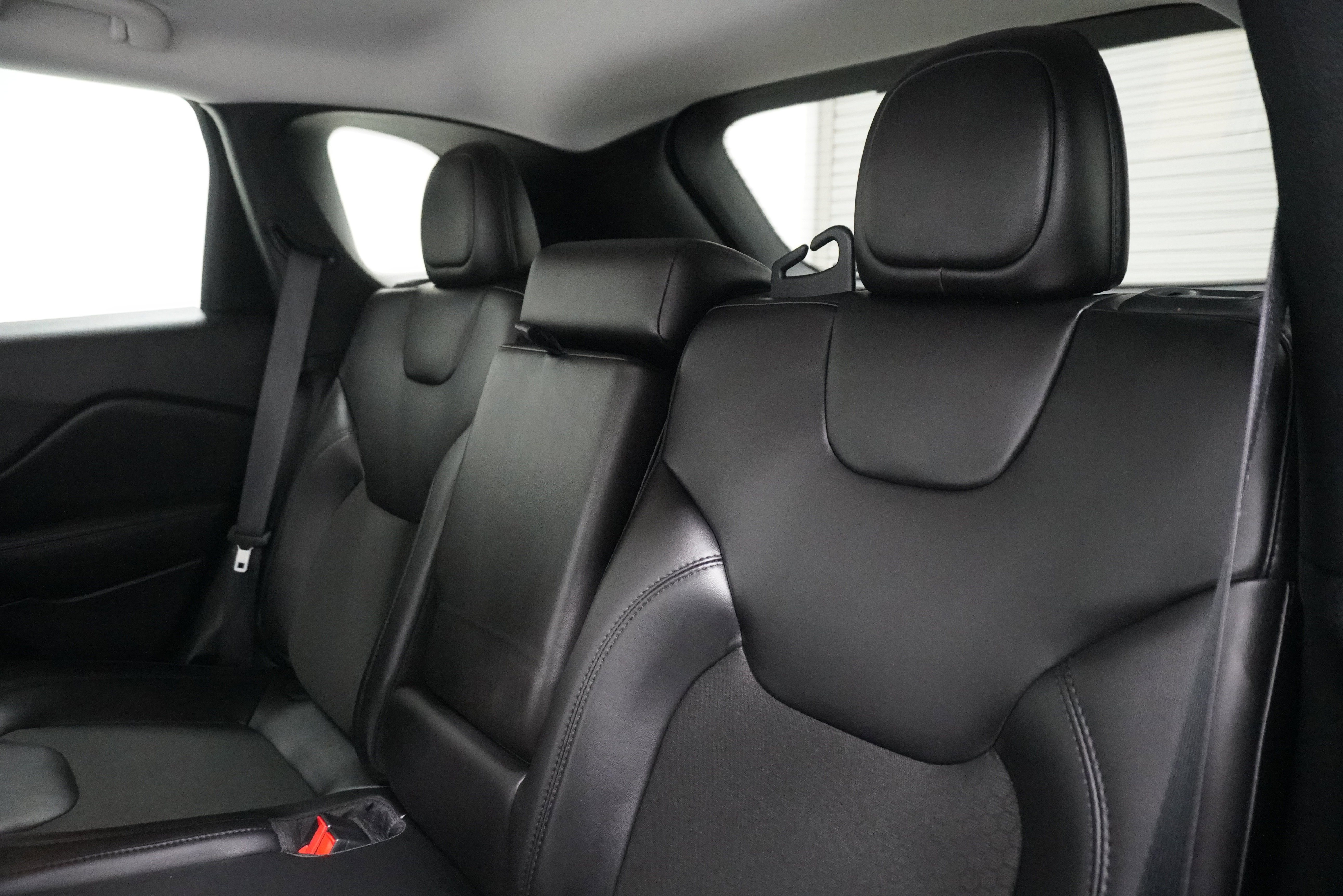 Used 2021 Jeep Cherokee Latitude Plus image 10