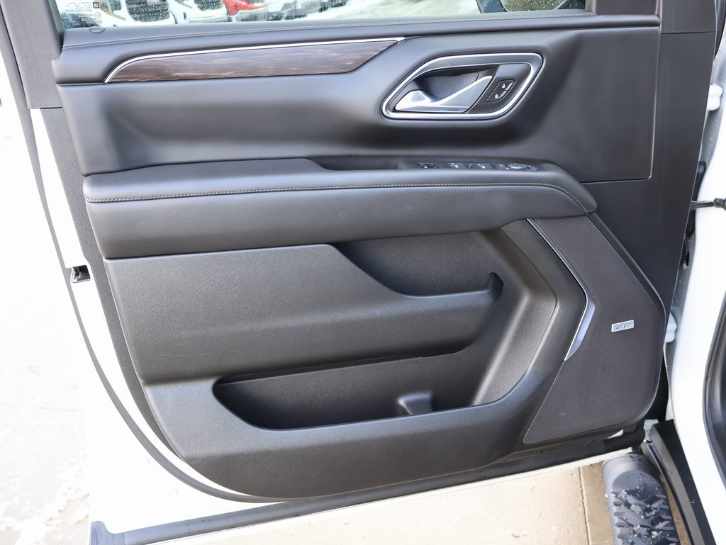 Certified 2024 Chevrolet Suburban Z71 w/ Luxury Package image 12