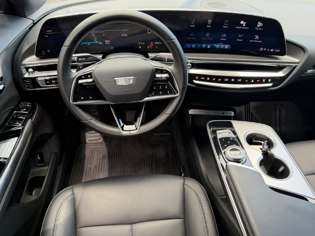 Used 2024 Cadillac Lyriq Tech w/ Driver Assist Package AWD/4WD image 17