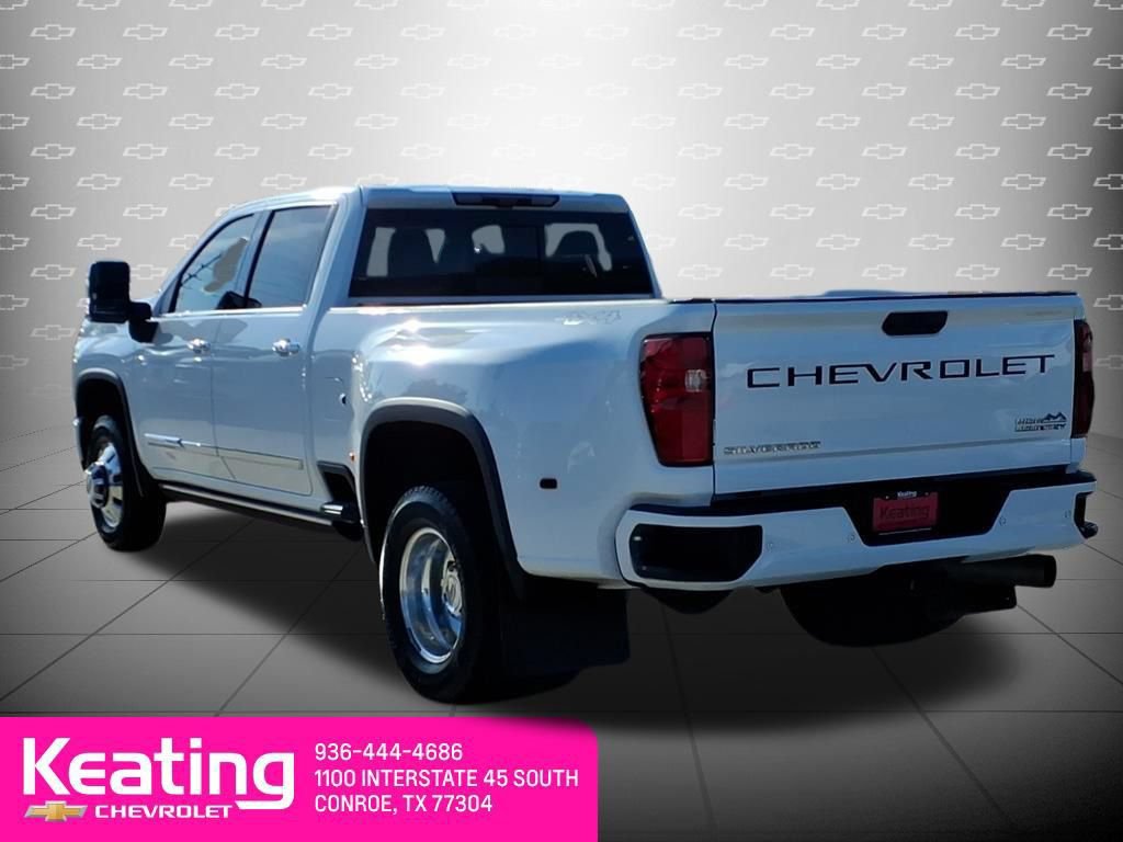 Used 2024 Chevrolet Silverado 3500 High Country w/ High Country Premium Package AWD/4WD image 2