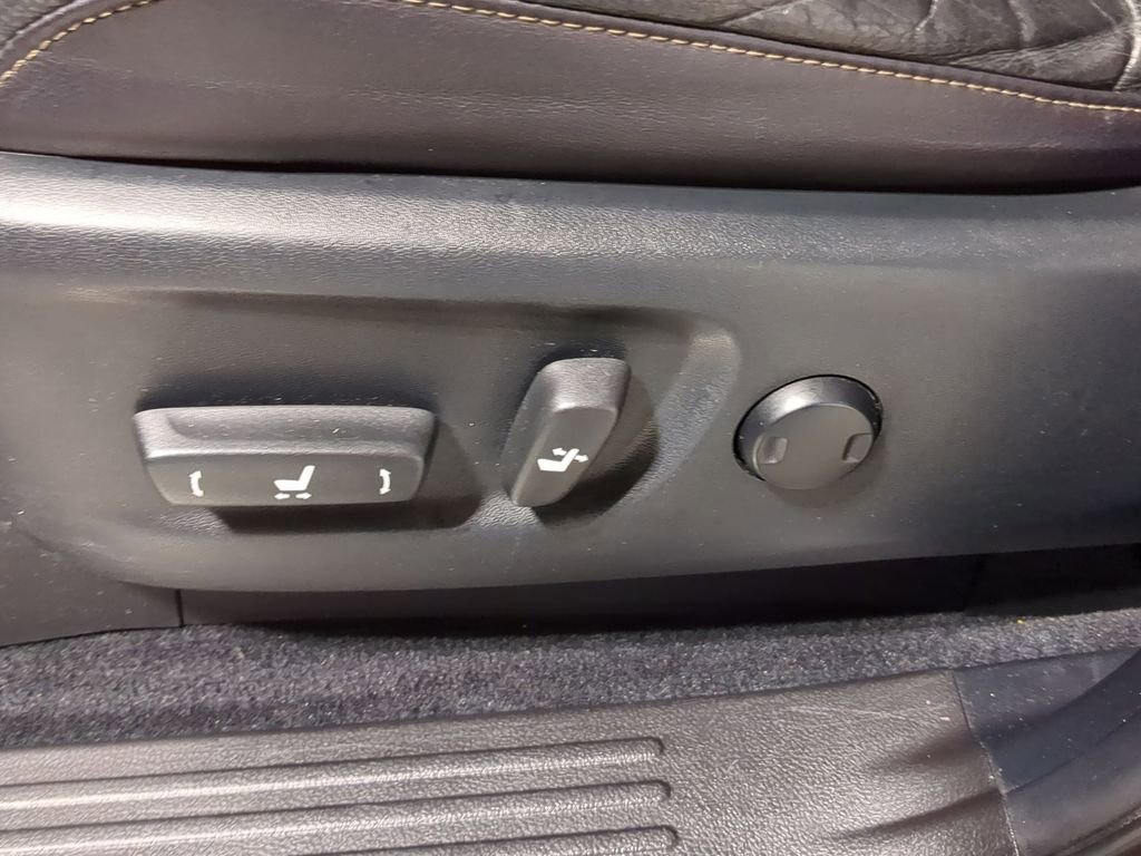 Used 2016 Lexus GX 460 w/ Premium Package image 21