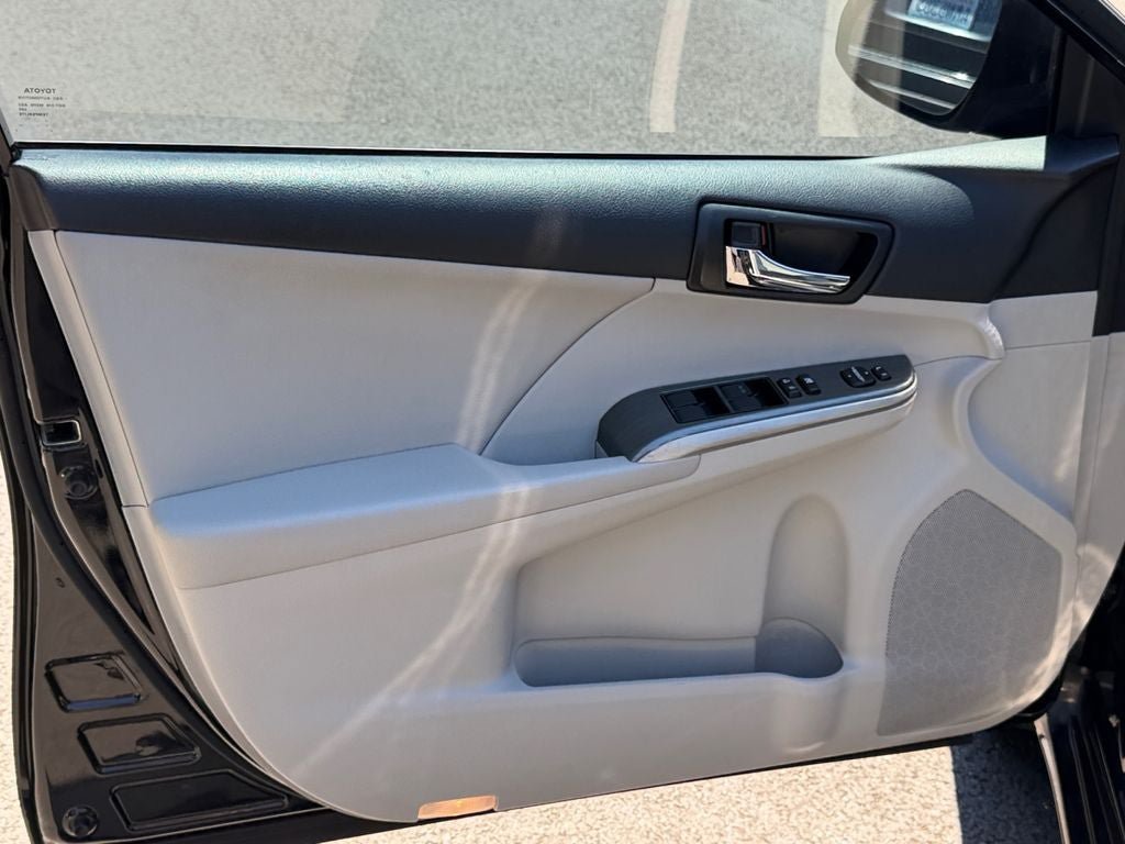 Used 2012 Toyota Camry XLE w/ Leather Pkg FWD image 20