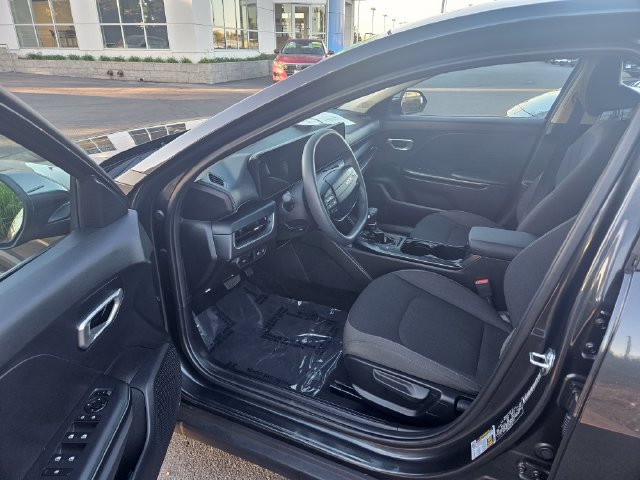 Used 2026 Kia K4 FWD image 2