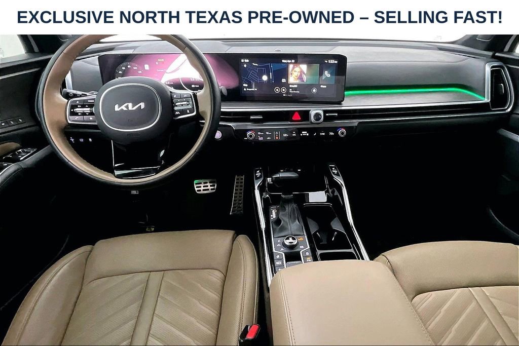 Used 2025 Kia Sorento SX Prestige w/ Olive Brown Leather Package AWD/4WD image 20