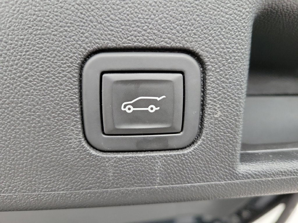 Used 2023 Chevrolet Equinox LT FWD image 13