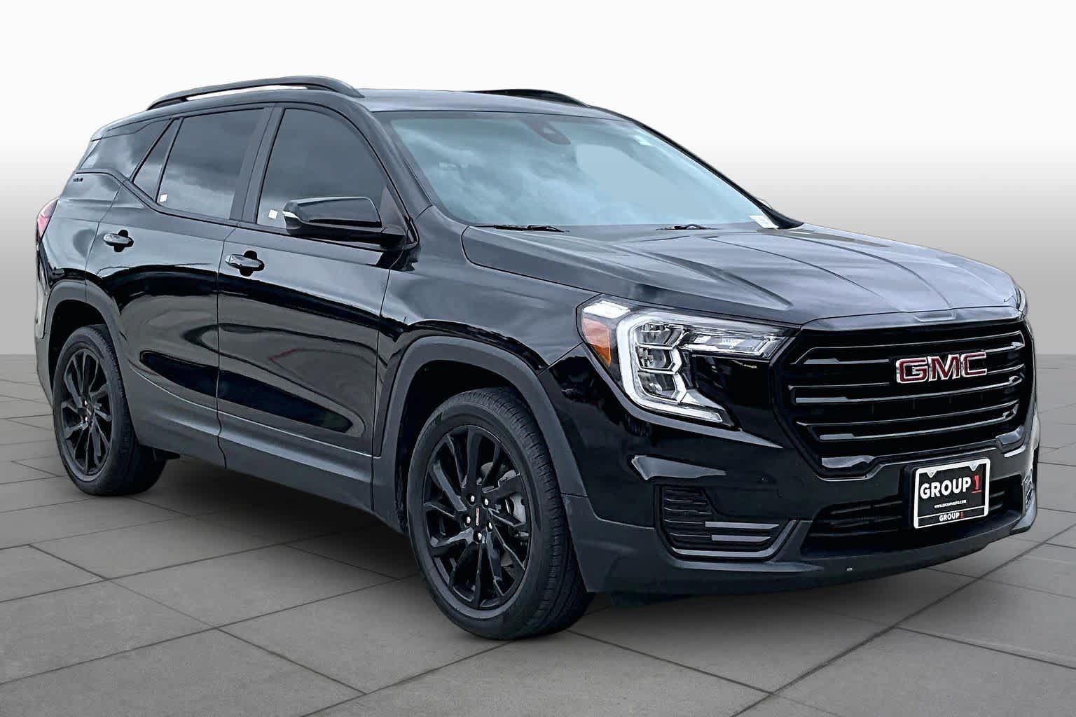 Used 2024 GMC Terrain SLE w/ Driver Convenience Package FWD image 5