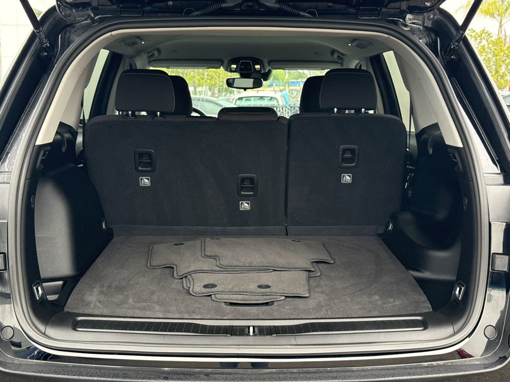 Certified 2023 Jeep Grand Cherokee Laredo w/ MOPAR Finishing Package image 12