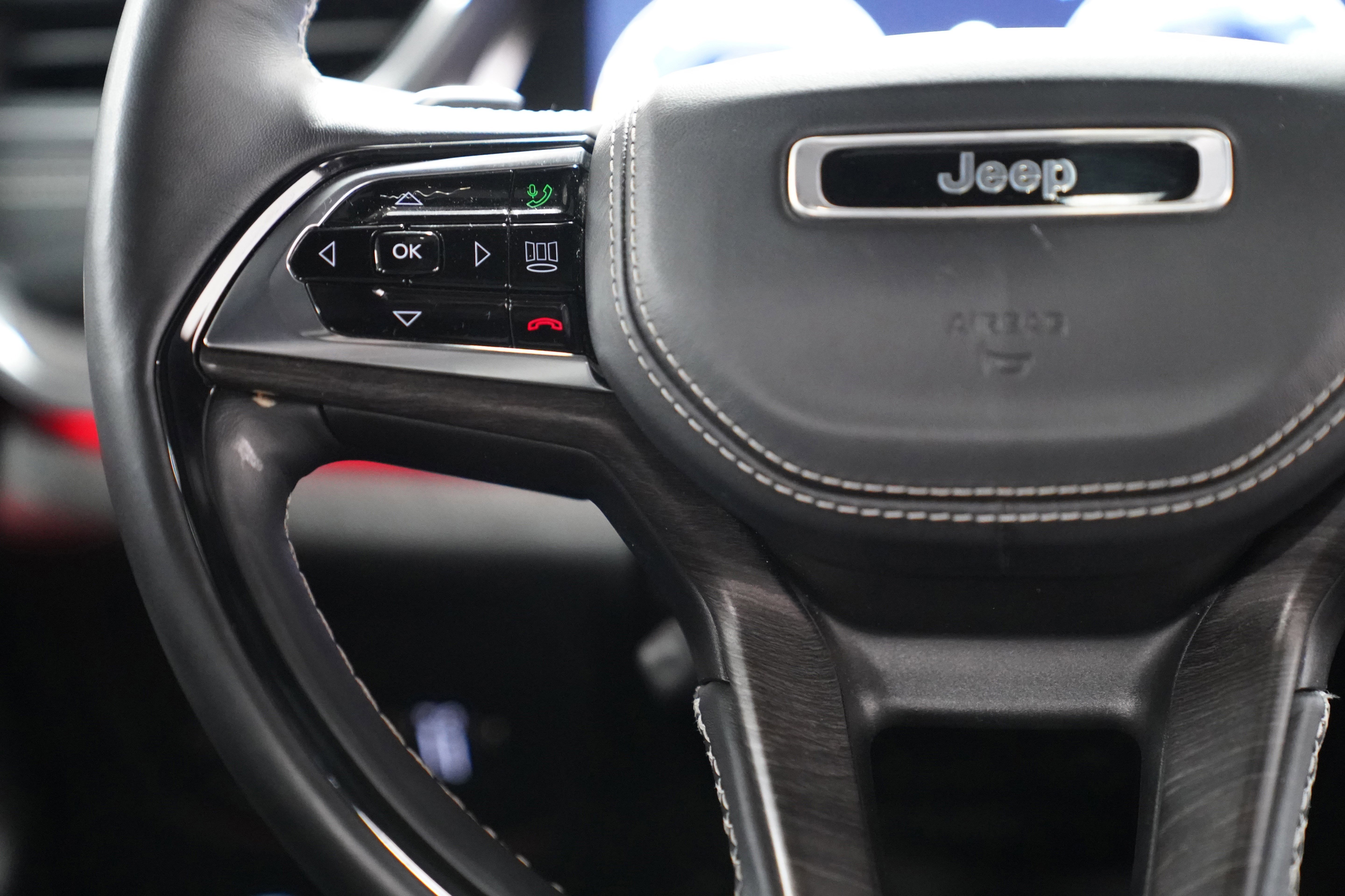 Used 2021 Jeep Grand Cherokee L Overland w/ Advanced Protech Group III image 22