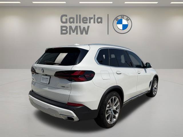 Certified 2024 BMW X5 xDrive40i w/ Parking Assistance Package AWD/4WD image 7
