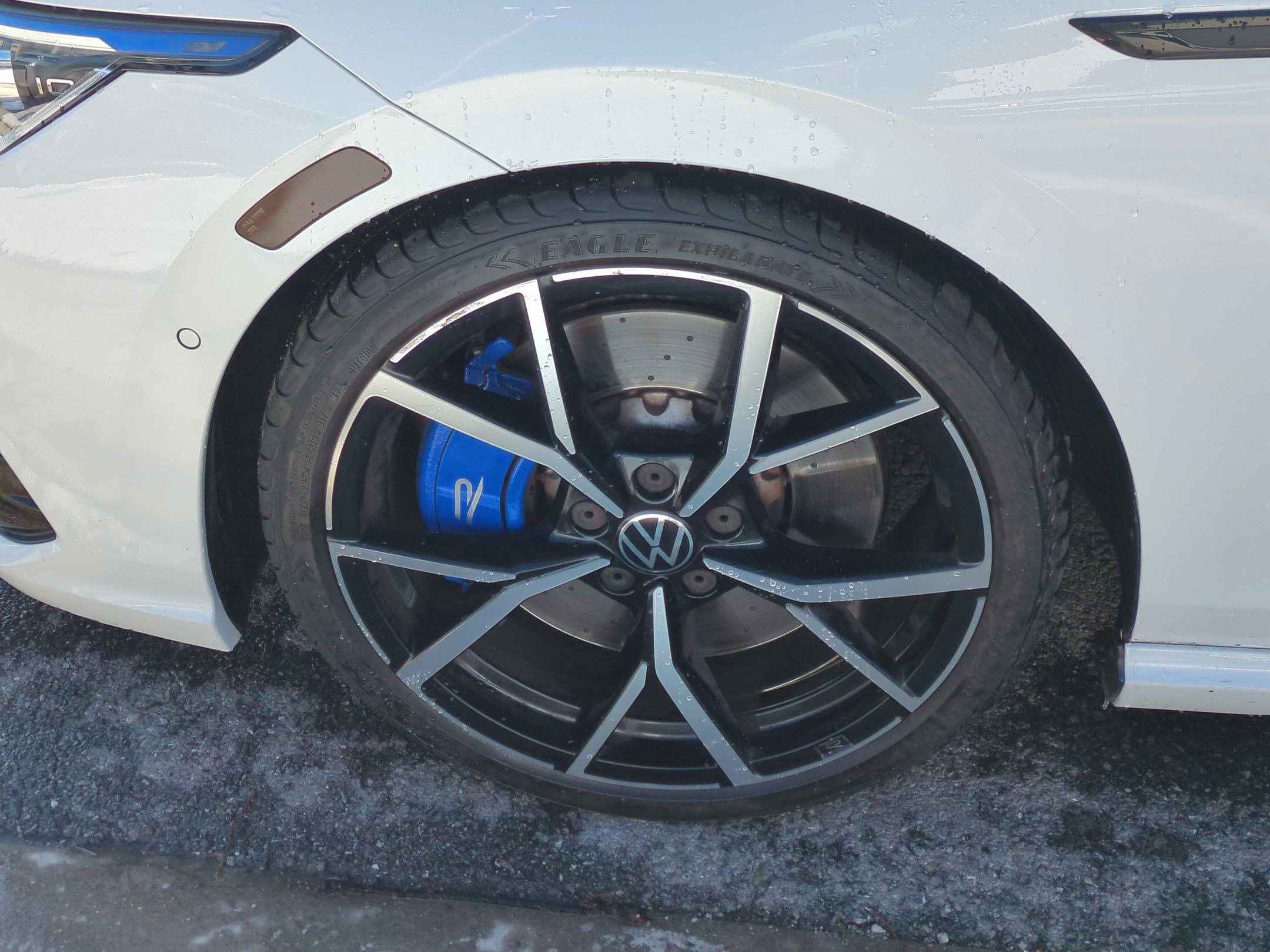 Used 2022 Volkswagen Golf R image 14