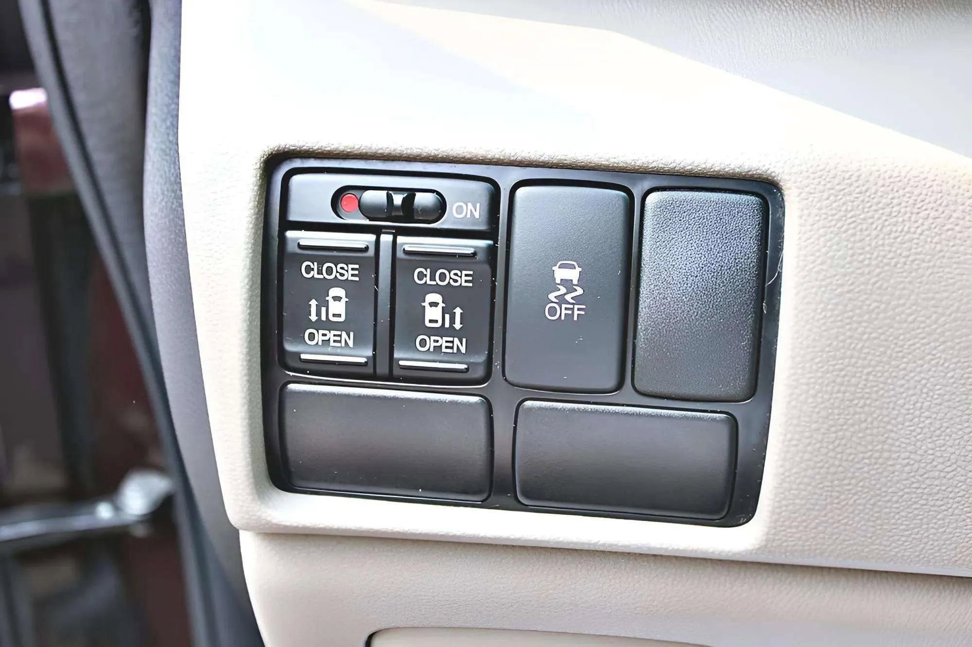 Used 2011 Honda Odyssey EX image 10