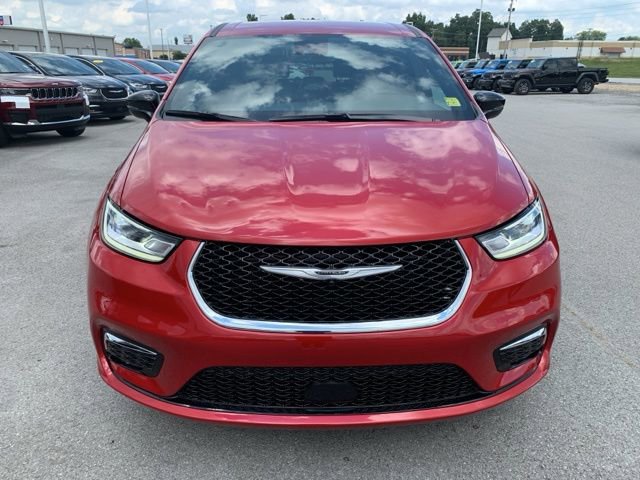 New 2026 Chrysler Pacifica Select image 2