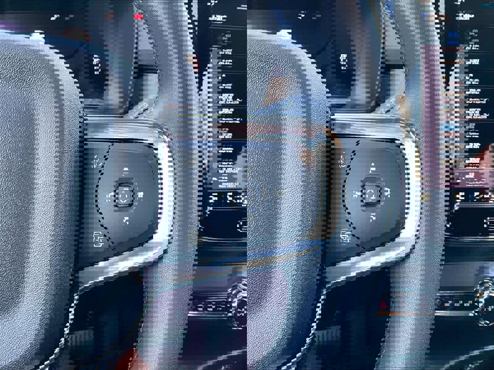 Used 2023 Volvo XC40 Recharge Ultimate image 22