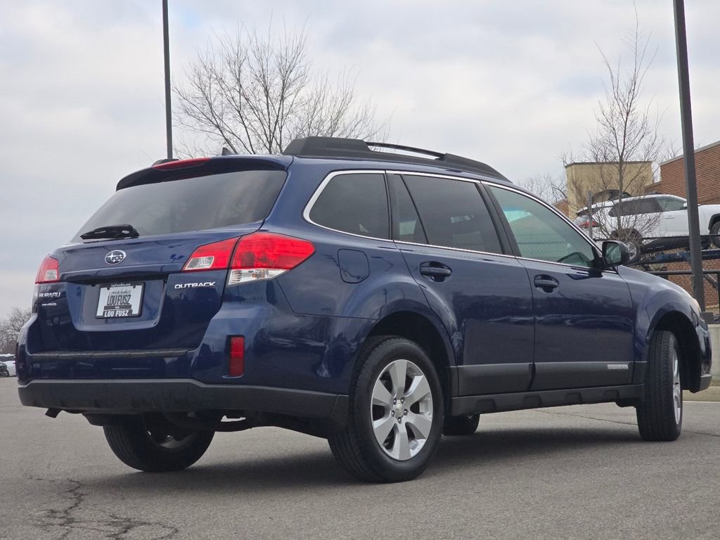 Used 2011 Subaru Outback 2.5i Limited image 16