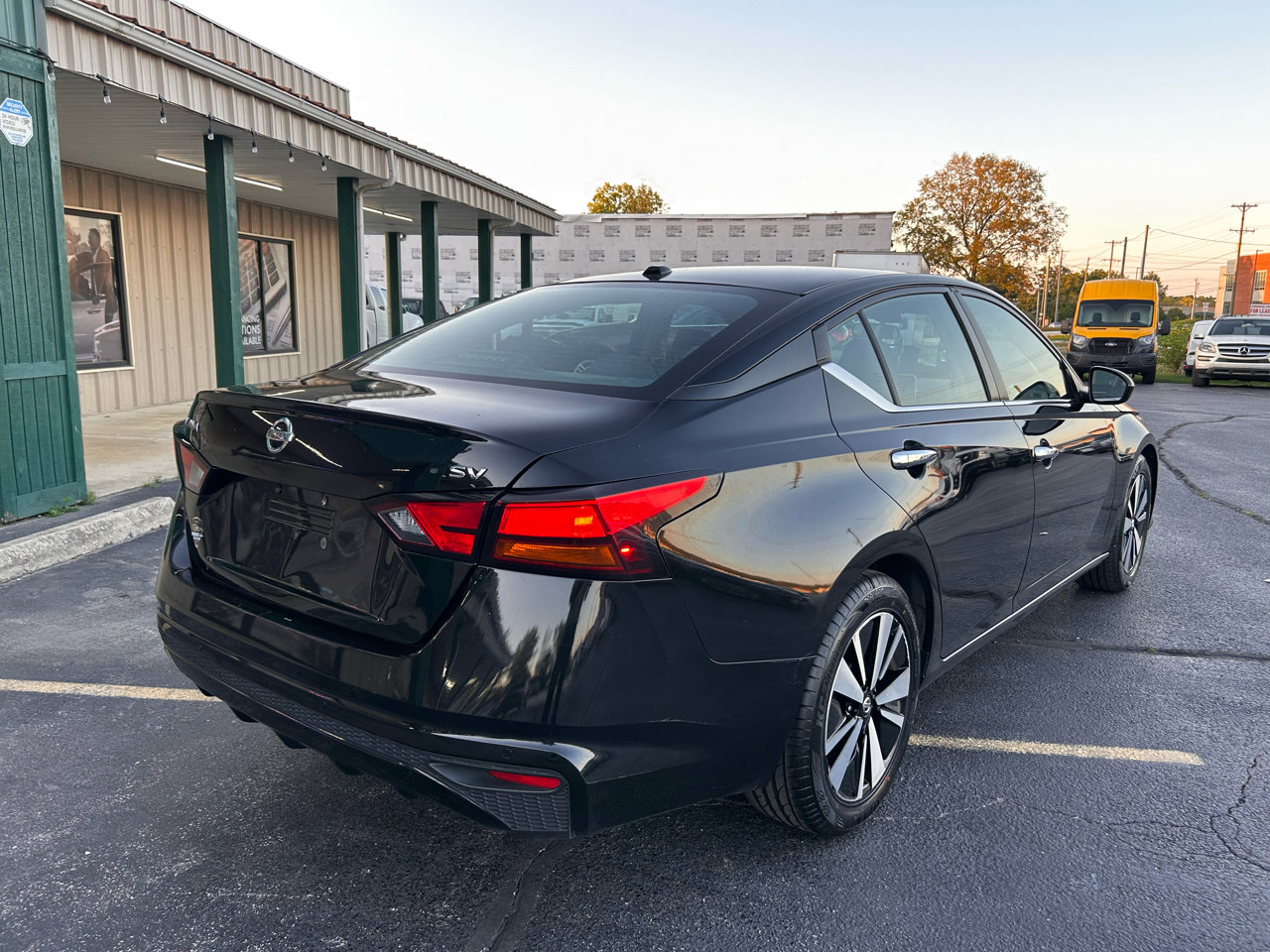 Used 2021 Nissan Altima 2.5 SV image 3