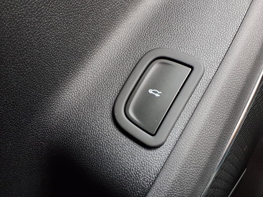 New 2026 Chevrolet Traverse LT w/ Enhanced Driving Package image 17