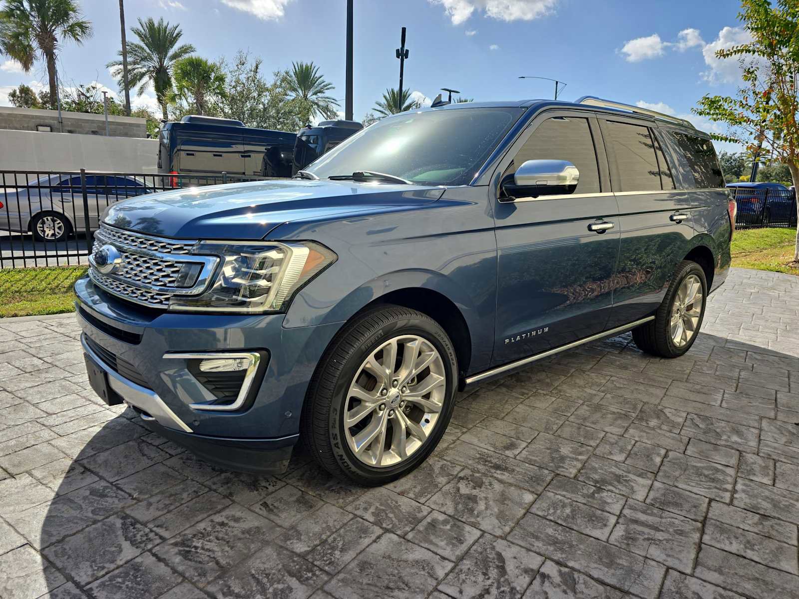 Used 2019 Ford Expedition Platinum image 6