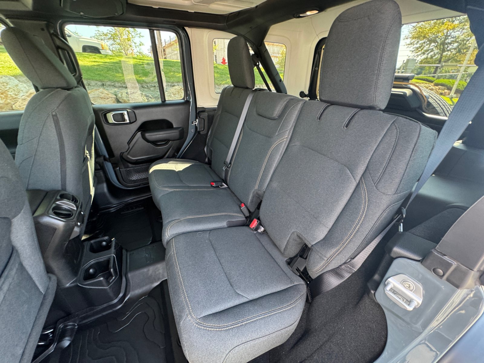 Used 2025 Jeep Wrangler Unlimited Sport AWD/4WD image 14