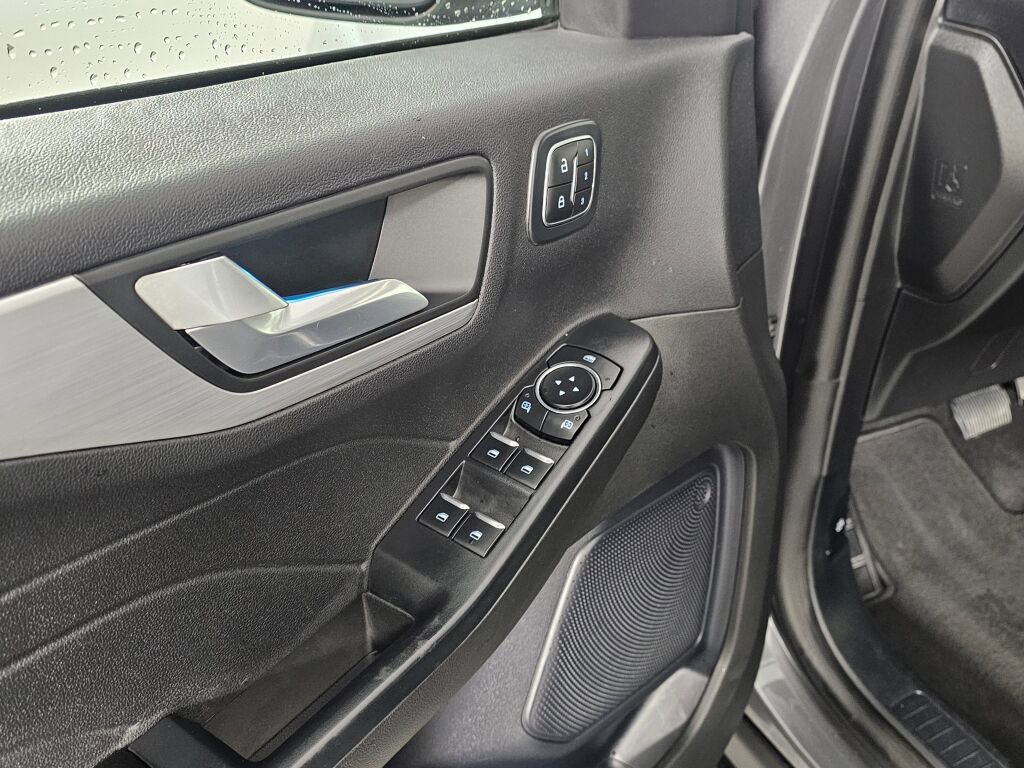 Used 2024 Ford Escape Platinum image 18