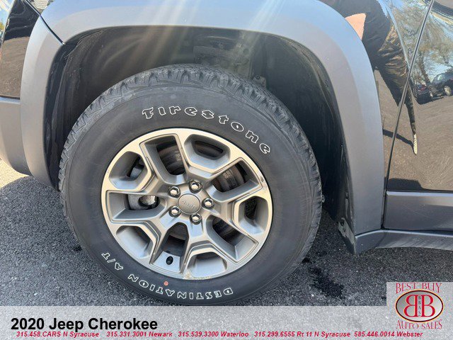 Used 2020 Jeep Cherokee Trailhawk w/ Cold Weather Group AWD/4WD image 7