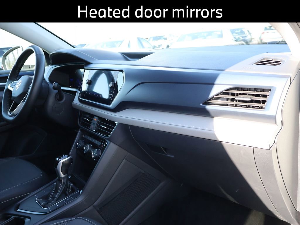 Certified 2024 Volkswagen Taos SE image 13