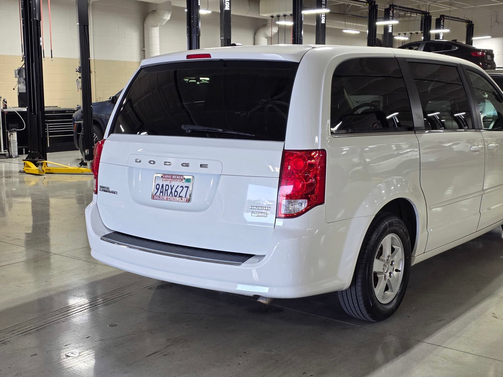 Used 2012 Dodge Grand Caravan Crew FWD image 11