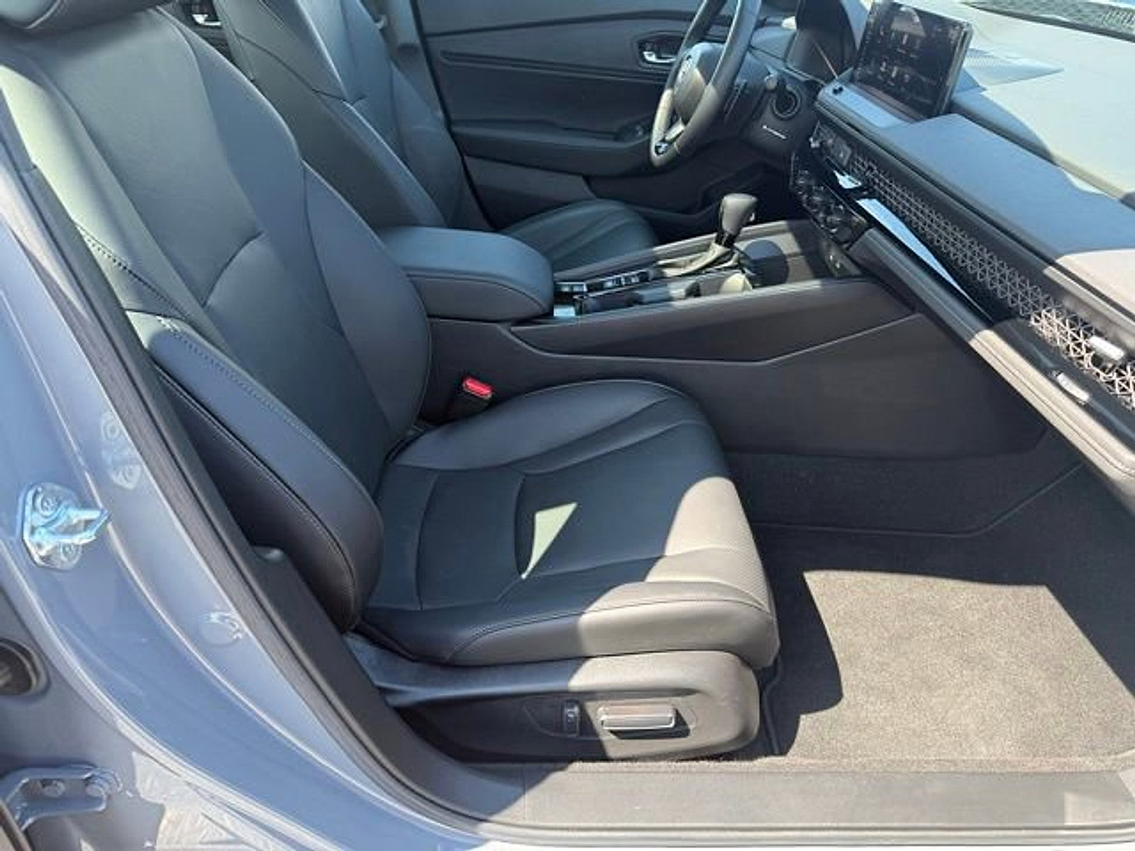 Used 2025 Honda Accord Sport image 25
