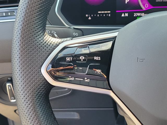 Certified 2023 Volkswagen Tiguan SE R-Line FWD image 19