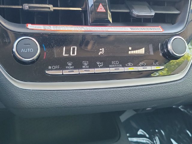 Used 2025 Toyota Corolla LE FWD image 11