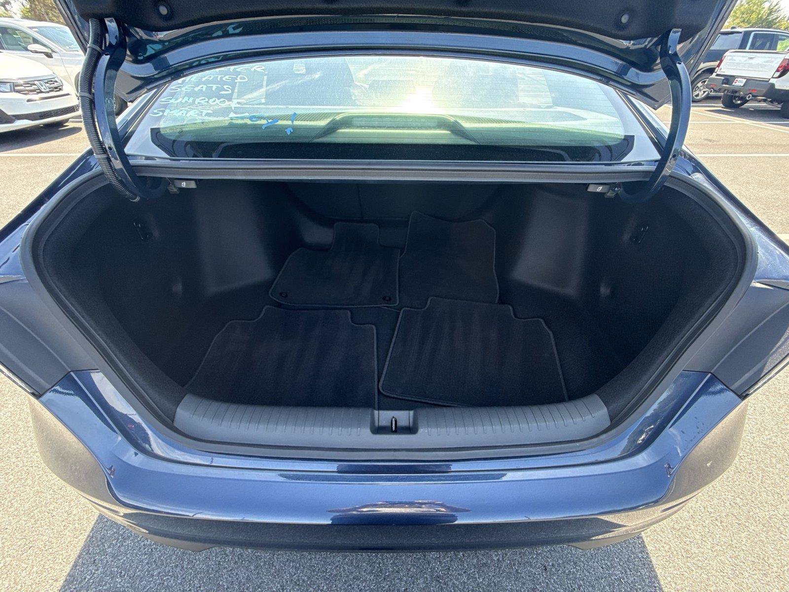 Used 2025 Honda Accord SE image 18