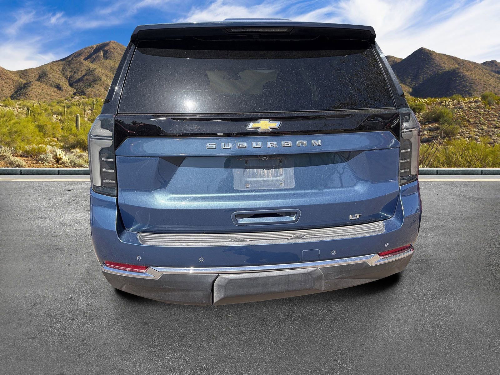 Certified 2025 Chevrolet Suburban LT w/ Comfort Package AWD/4WD image 5