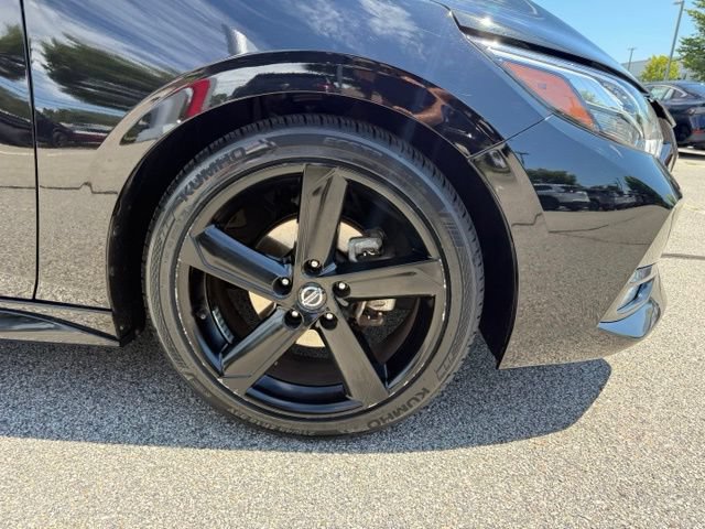 Certified 2023 Nissan Sentra SR w/ Midnight Edition Package FWD image 11