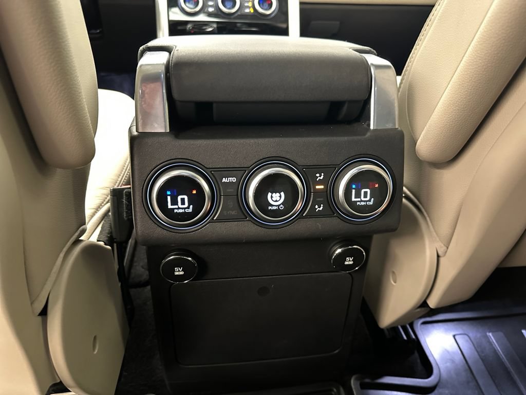 Used 2020 Land Rover Discovery HSE AWD/4WD image 18